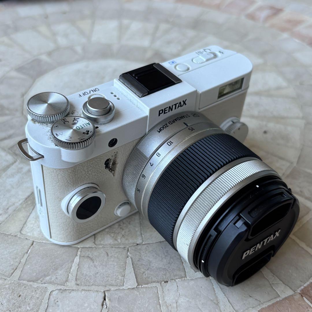 PENTAX Q10 ホワイト　レンズ2本(5-15mm、15-45mm)付き