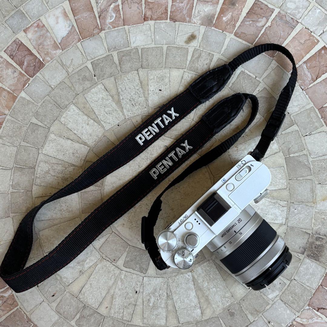 PENTAX Q10 ホワイト　レンズ2本(5-15mm、15-45mm)付き