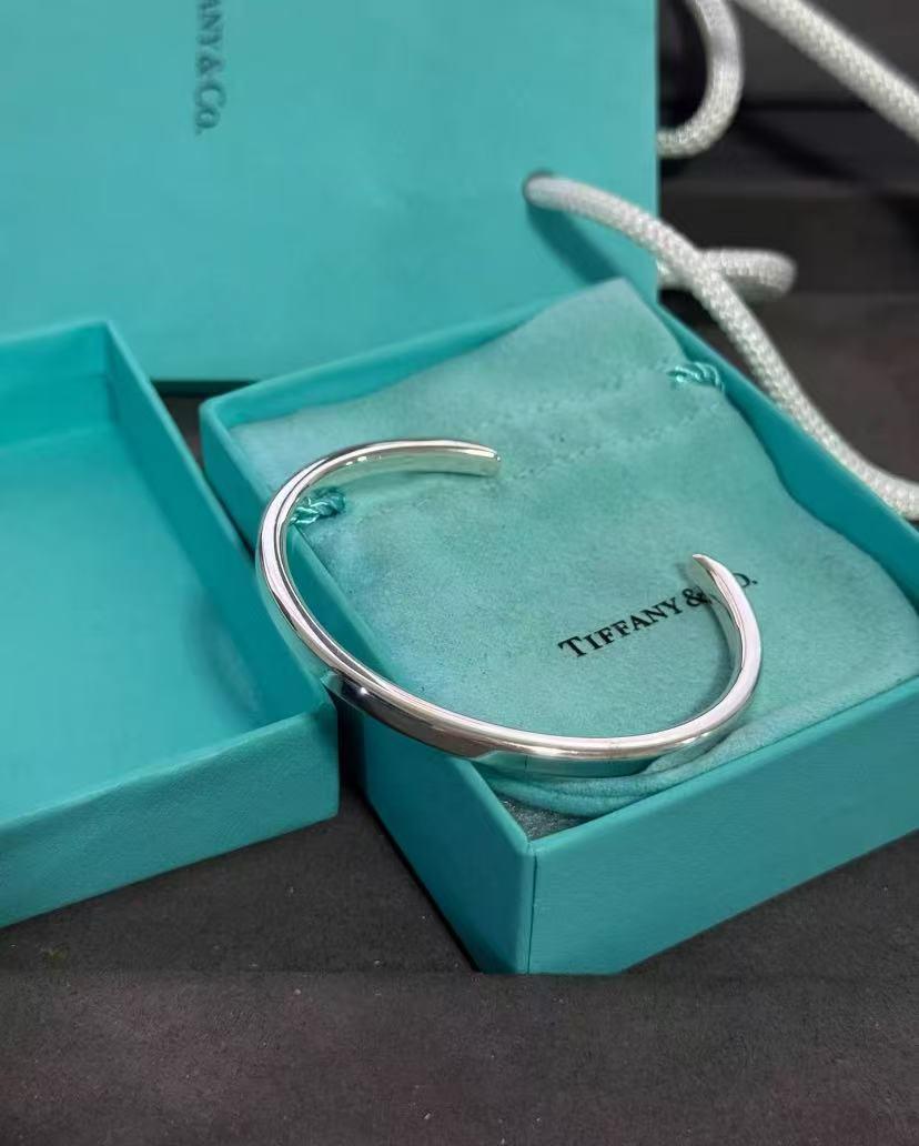 Tiffany - Co. 定番 ティファニー シルバーブレスレット