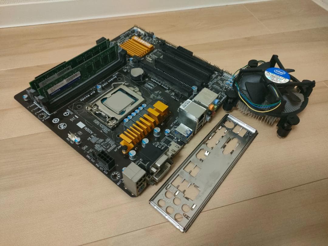 GA-H97M-D3H， CORE i3-4130，8GBメモリセット