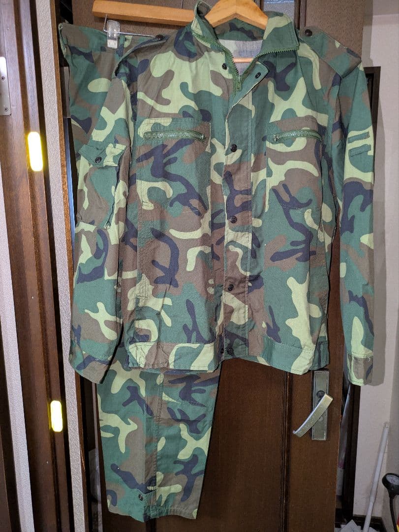 中国人民解放軍 87式迷彩上下やや傷や汚れあり