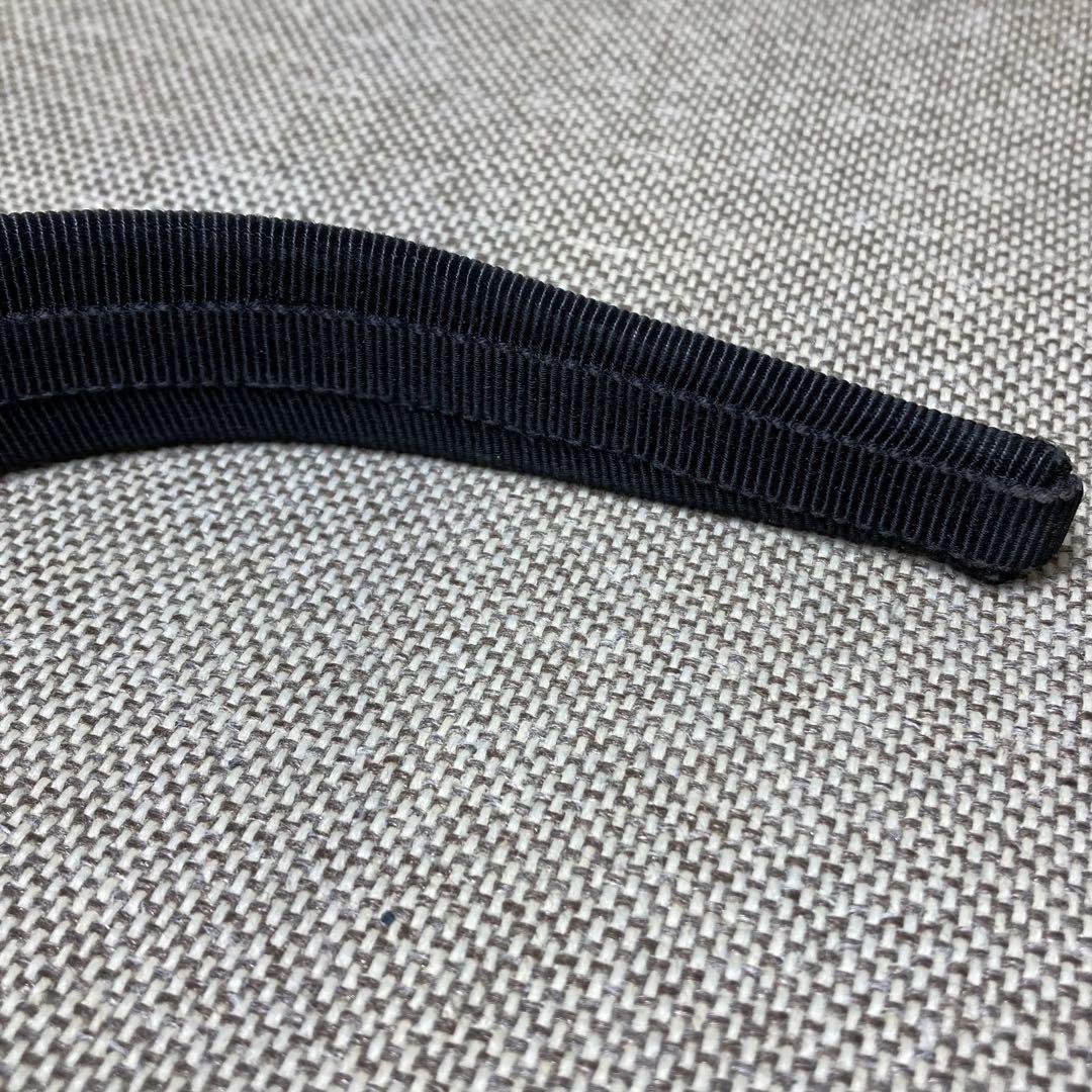 アクセサリーフェラガモカチューシャブラックヘアバンド シルバー装飾付き