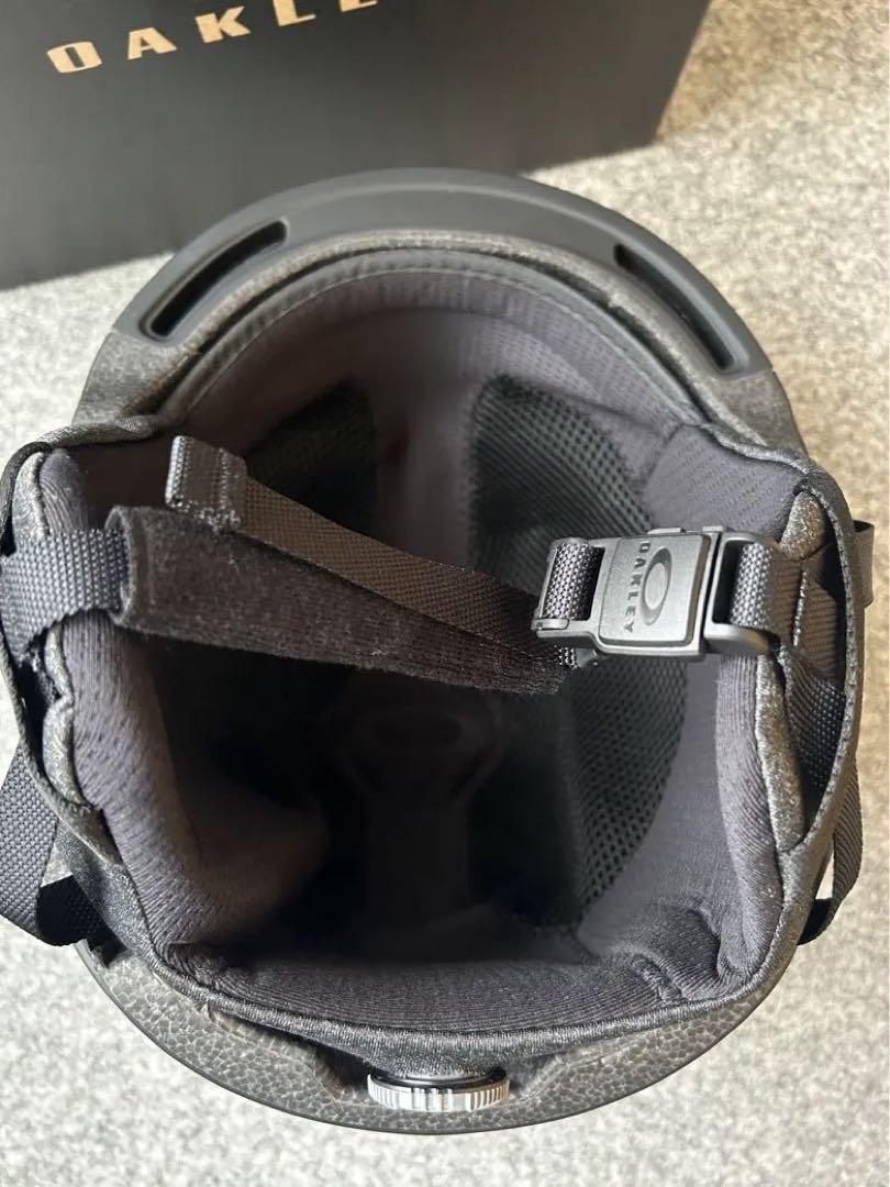 オークリーヘルメット新品同様
