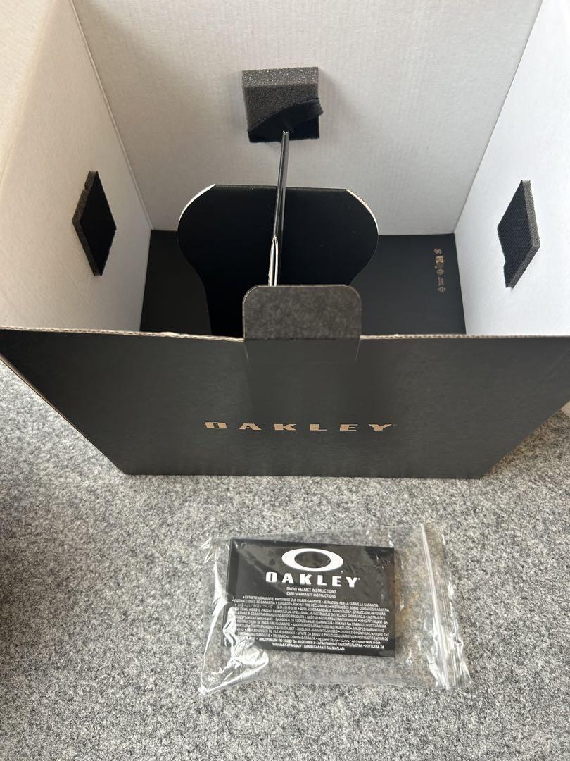 オークリーヘルメット新品同様