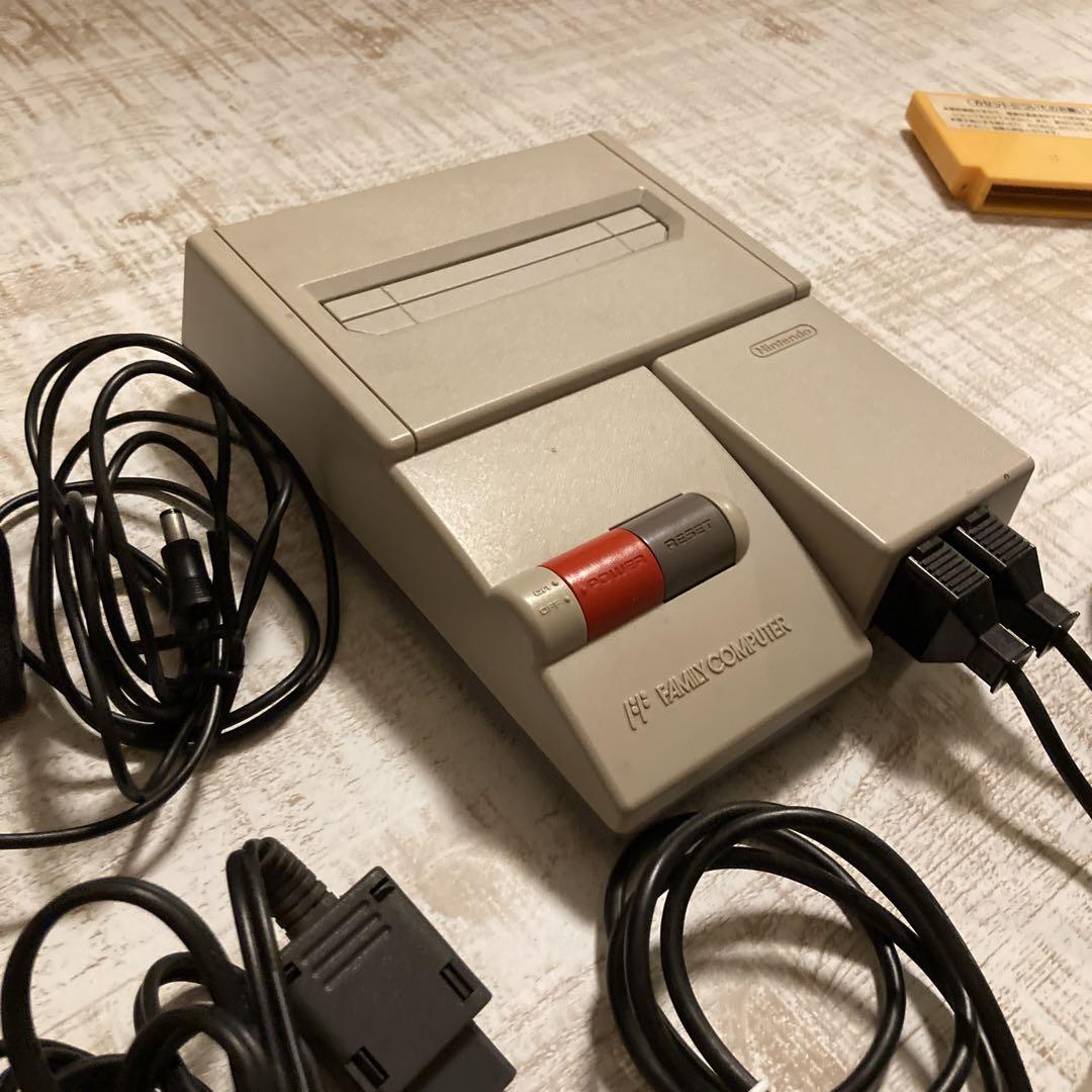 ニューファミコン 本体 ACアダプター、AVケーブル、コントローラ