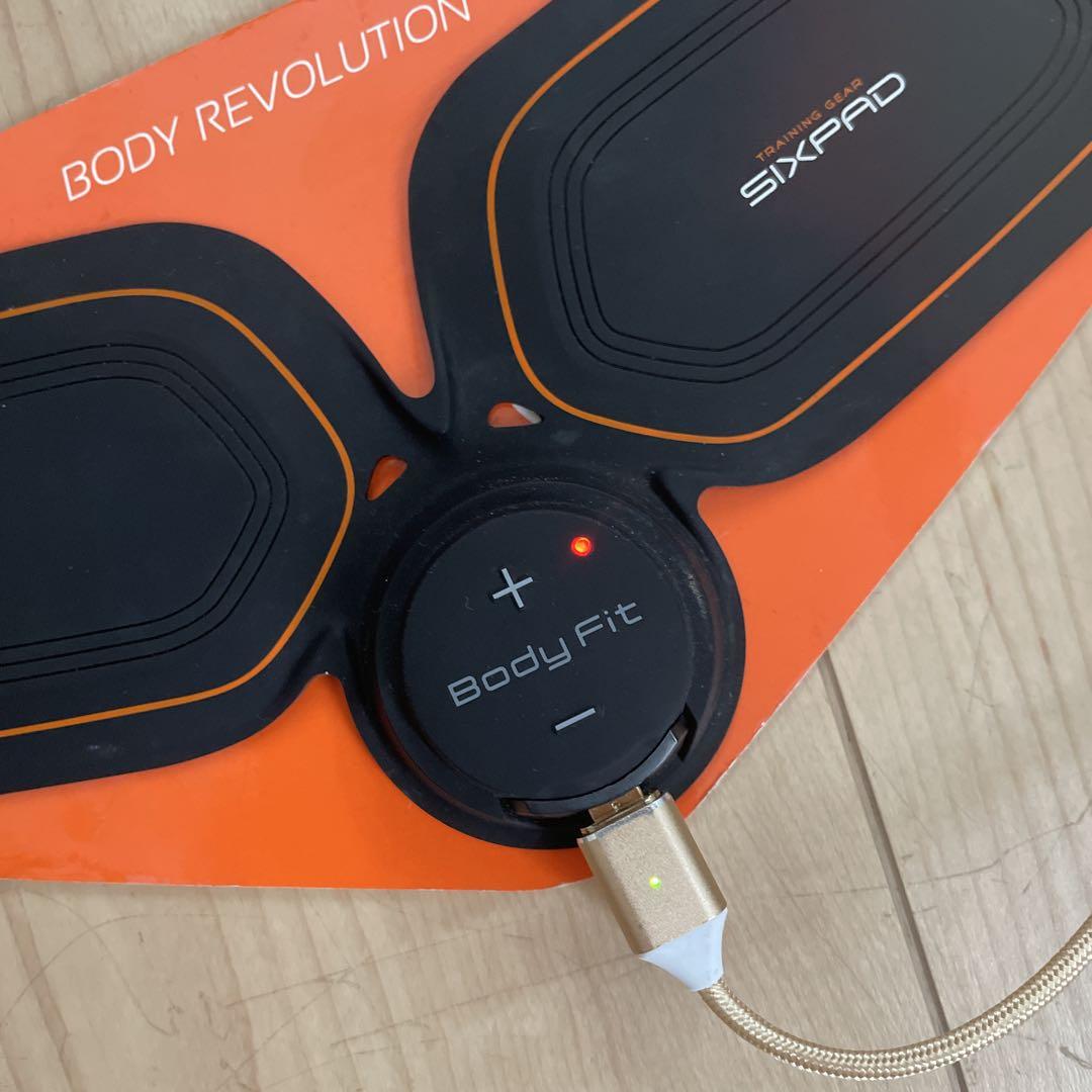 SIXPAD BODY REVOLUTION 通電確認済 - メルカリ