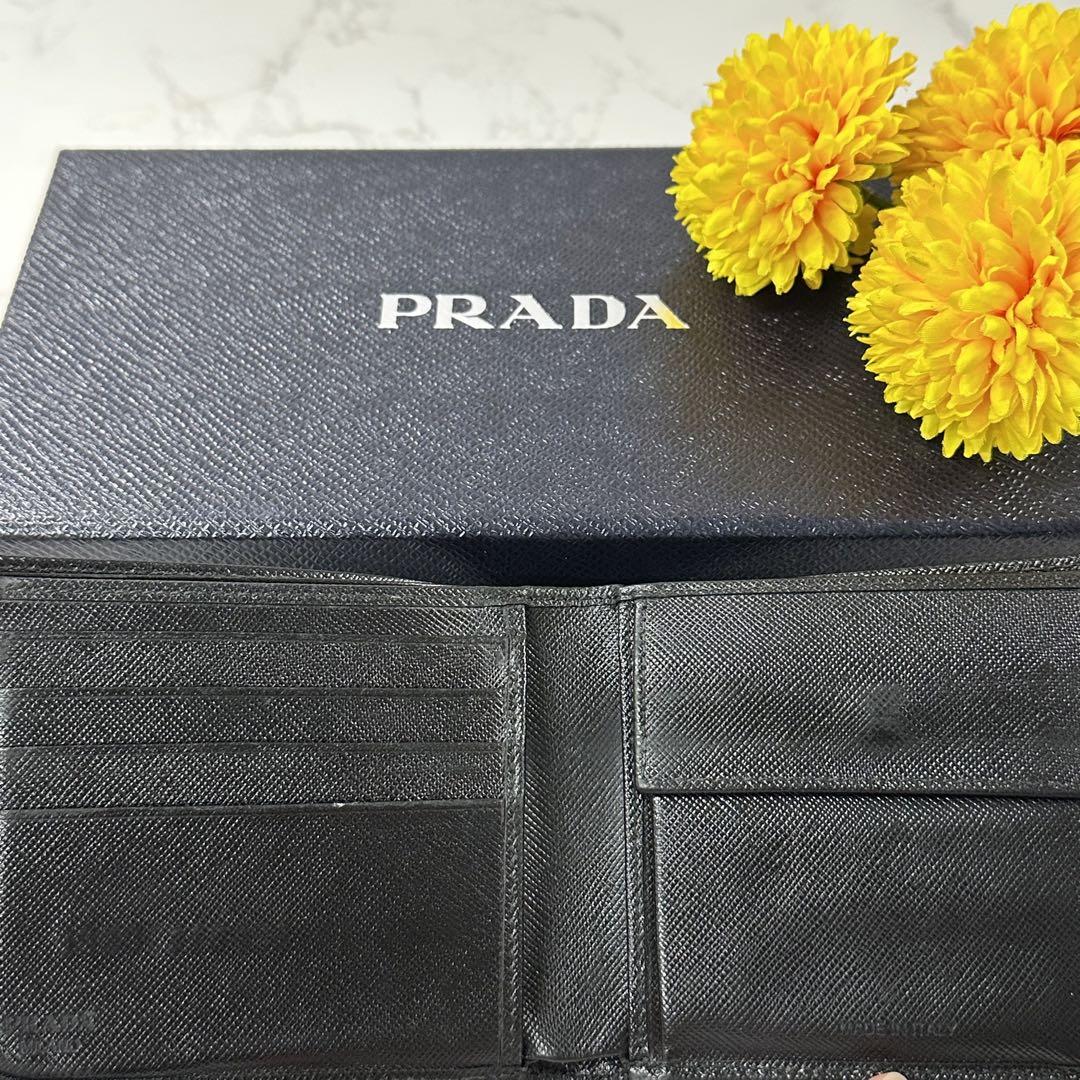 新品同様‼️ プラダ　PRADA 財布　二つ折り　折り財布　サフィアーノ