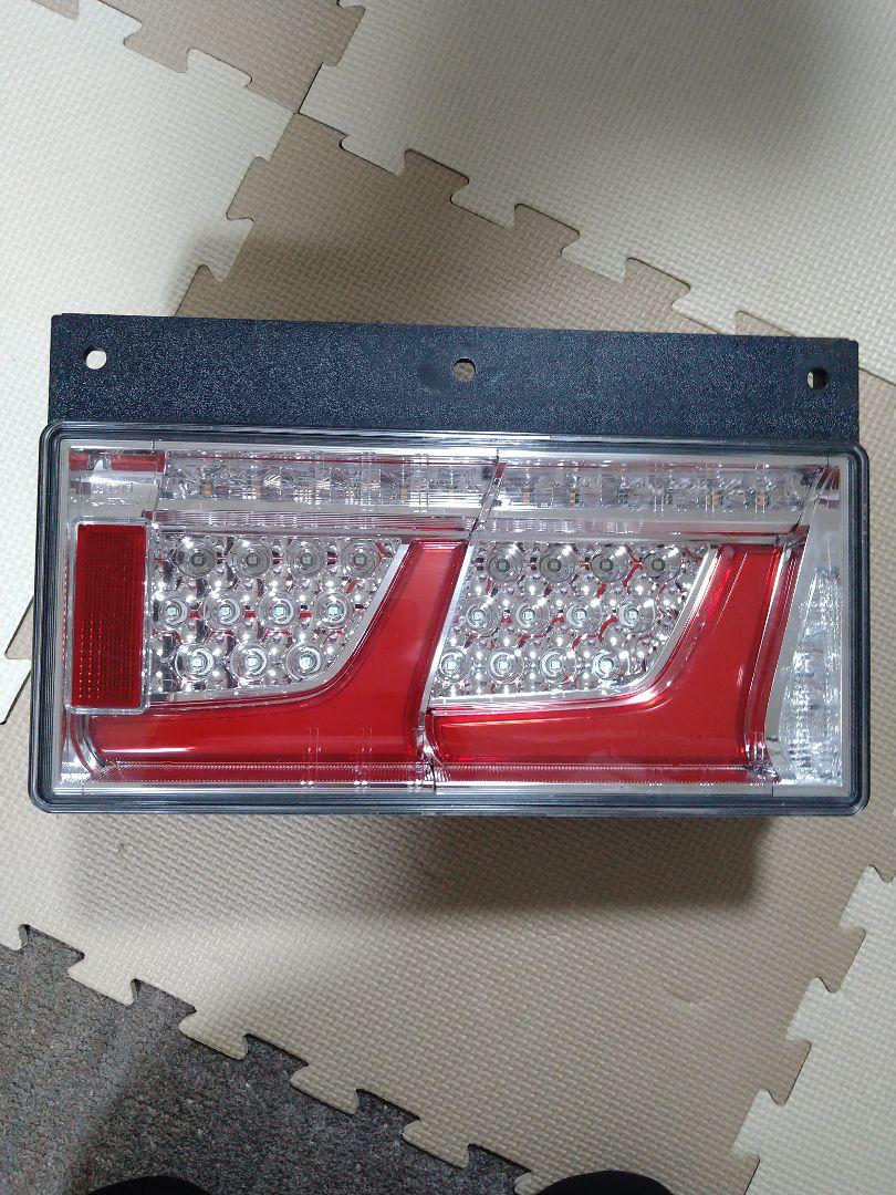美品 小糸 オールLEDリアコンビネーションランプ シーケンシャル 右側