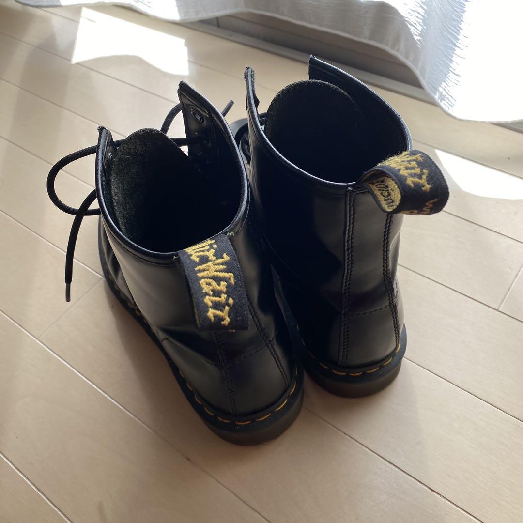 Dr. Martens ブラック 8ホールブーツ
