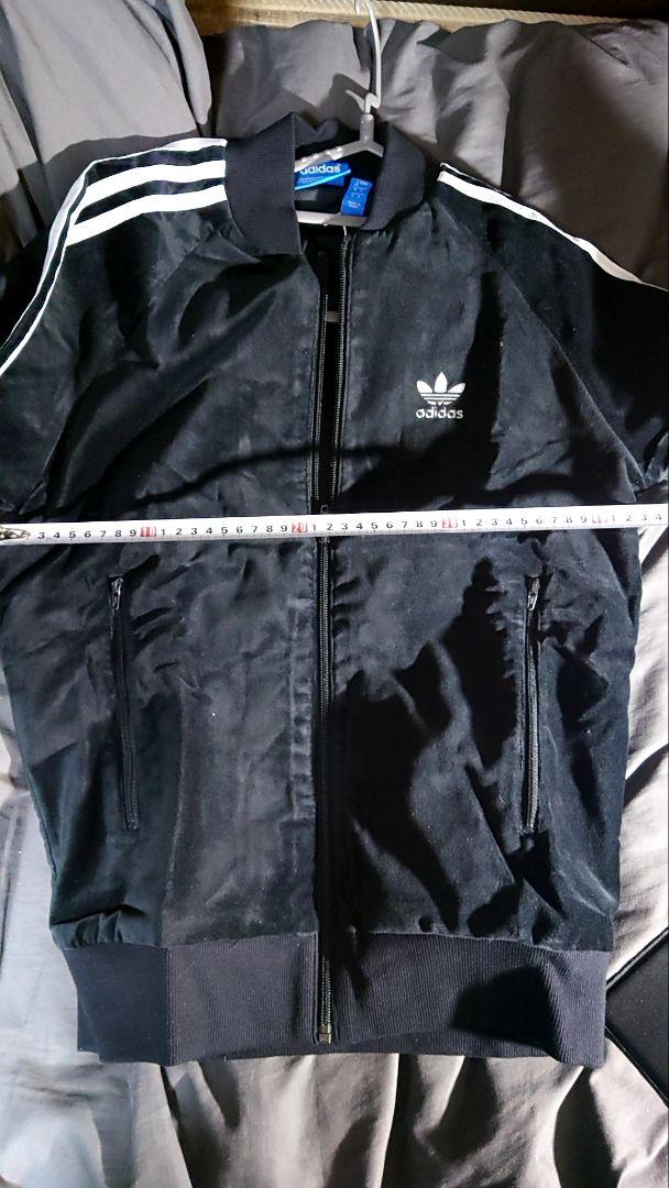 アディダス　ベロア スーパースター ジャージ aVELOUR TRACKTOP