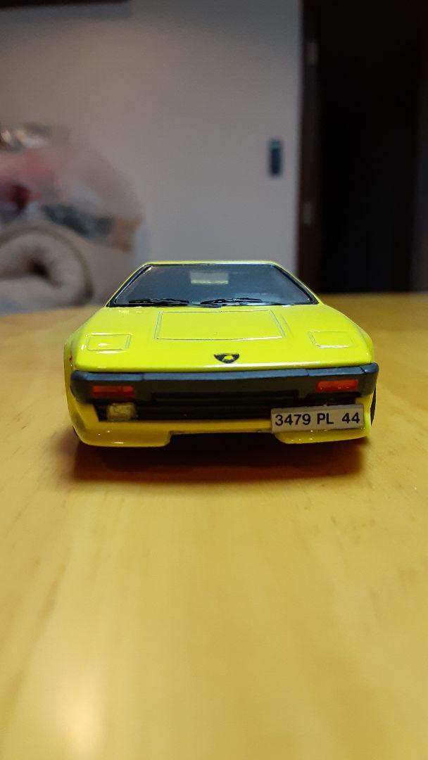 アレザン1/43 ランボルギーニ ジャルパ