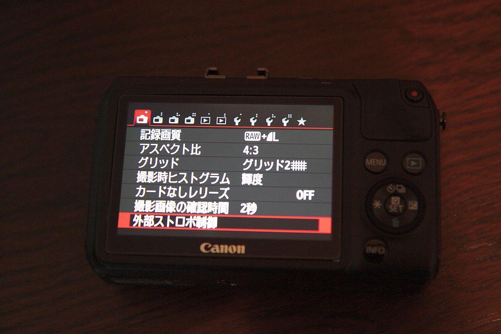 Canon EOS M ミラーレス一眼 付属品多数 ブラック
