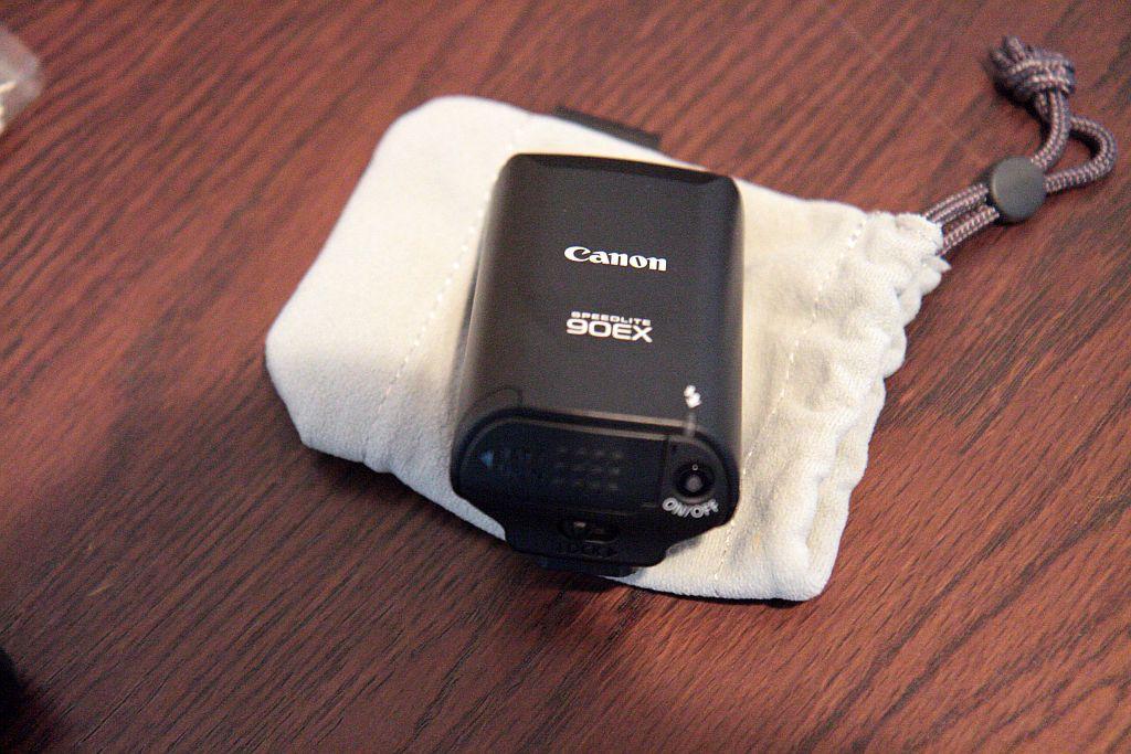 Canon EOS M ミラーレス一眼 付属品多数 ブラック