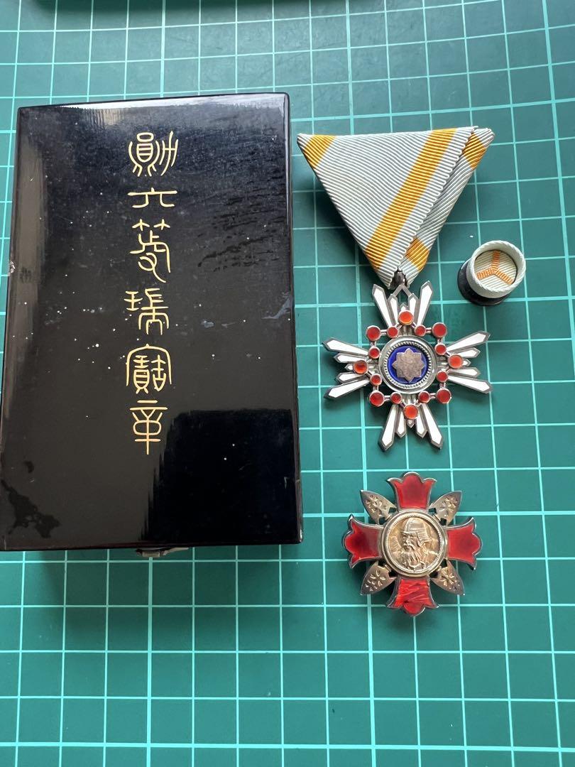 勲章　勲6等瑞宝章と軍人傷痍記章　戦傷