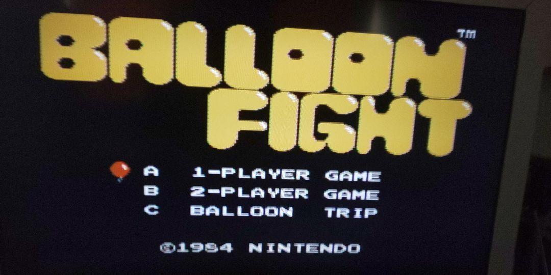 ニューファミコン本体 ケーブル付き カセット3本おまけ