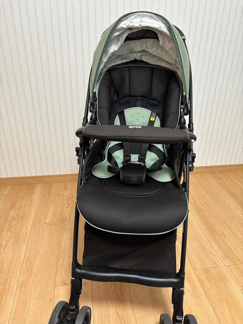 【限定モデル】アップリカ ラクーナクッション AEリミテッド グリーン