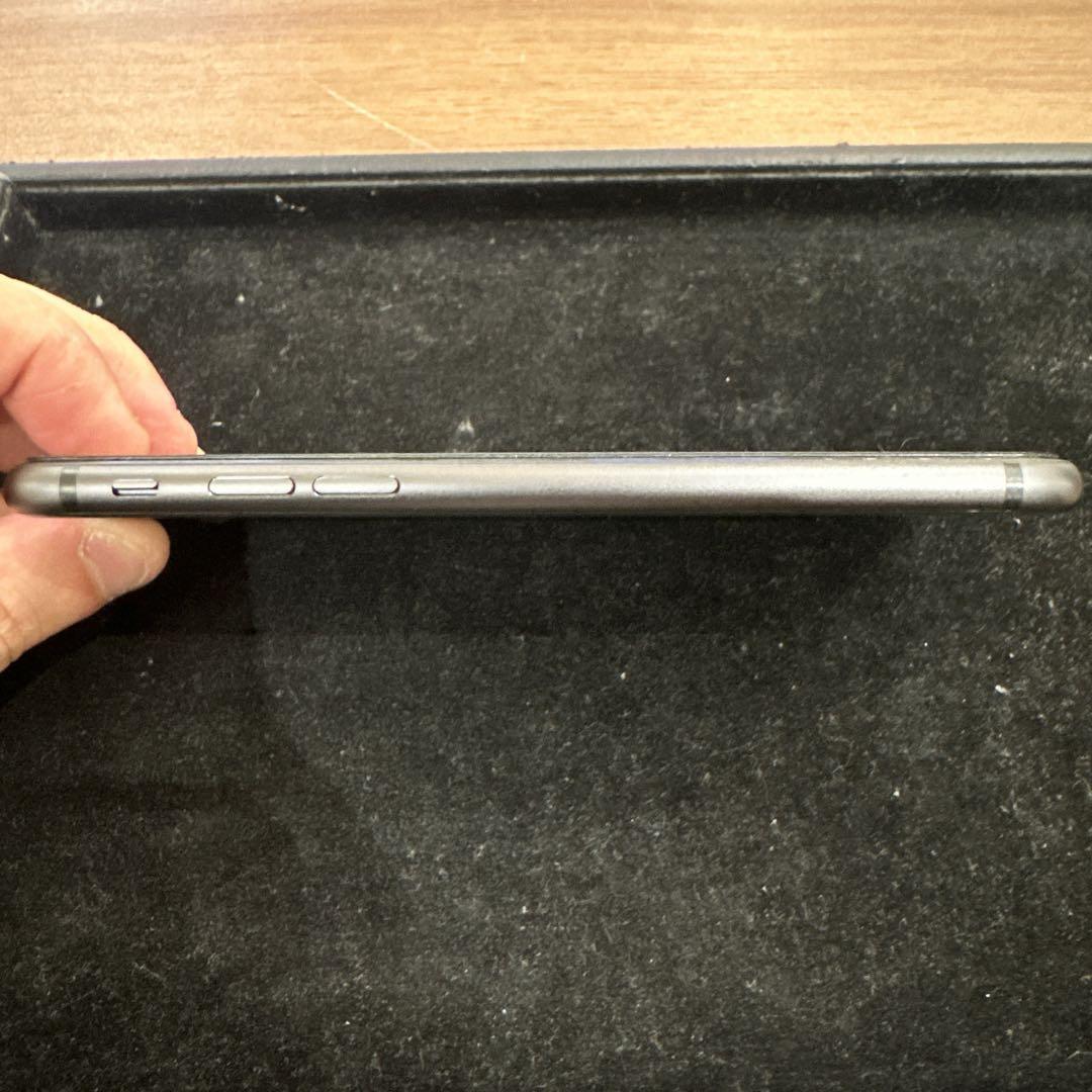 iPhone8 64GB SIMロック解除済み