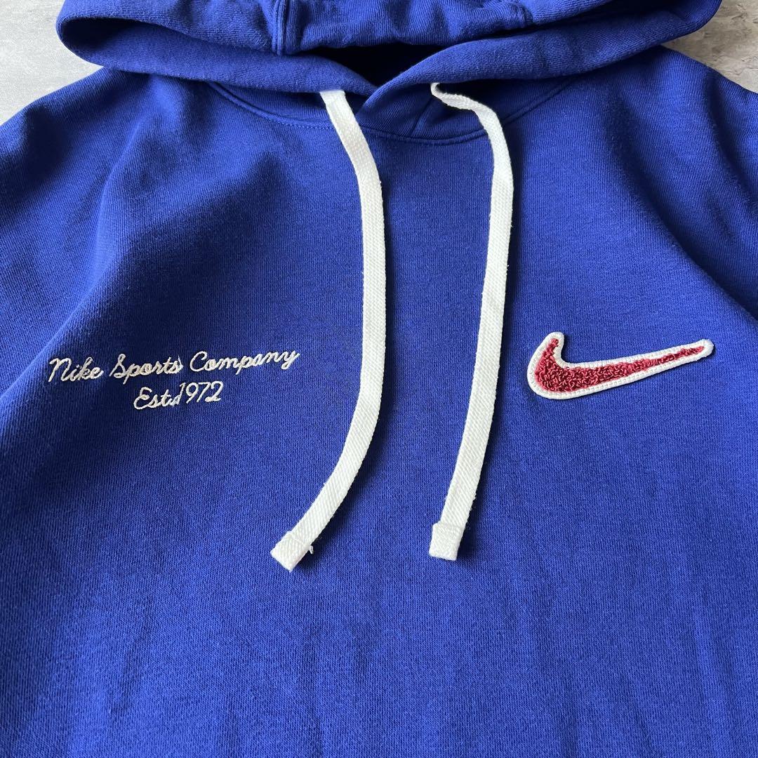 ツートンカラー、マルチ刺繍】NIKEアームロゴ古着パーカー青