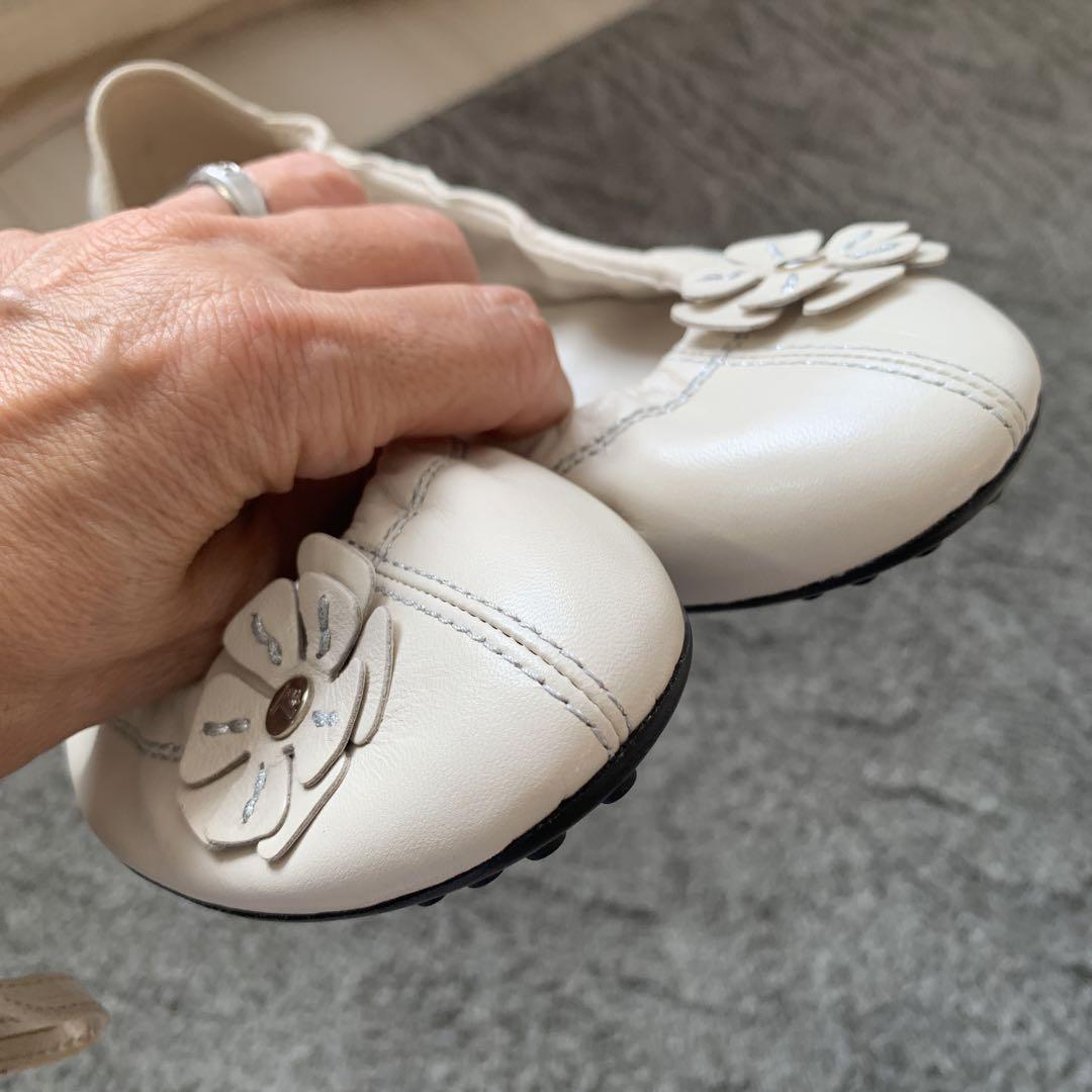 新品未使用　トッズ　TOD’S オフ白　バレエシューズ　35