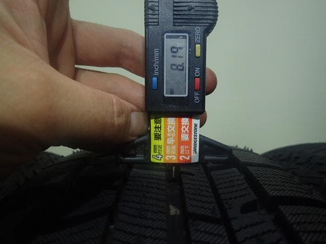 B76【送料無料】スタッドレスタイヤ 175/65R15 4本セット