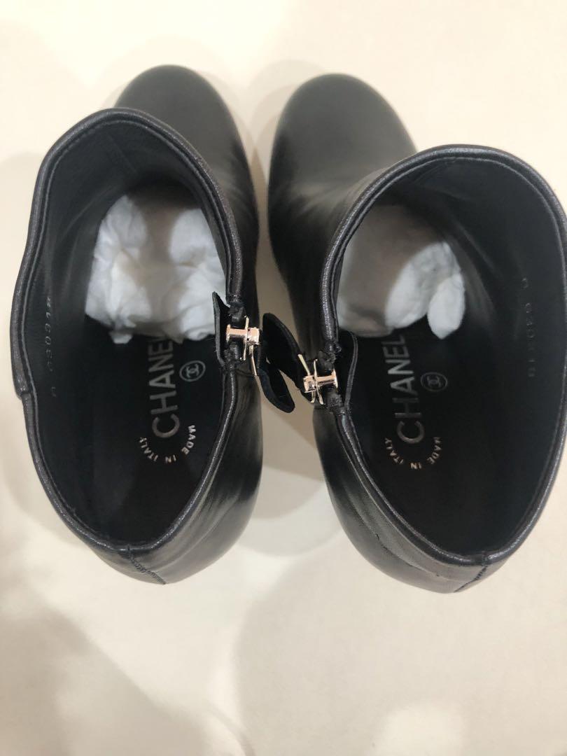 ☆超美品 CHANEL ロゴ入り ショートブーツ 黒 本革✖️スエード