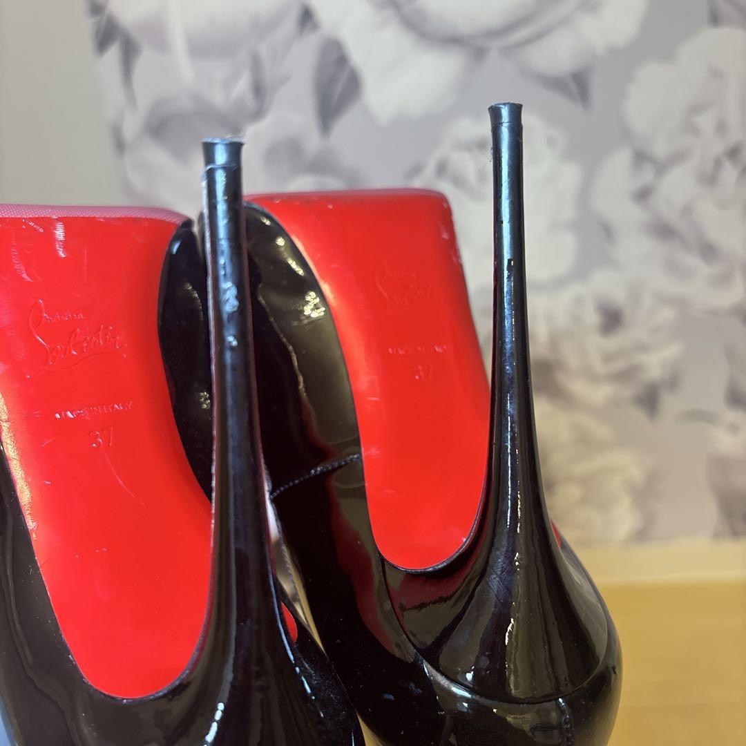Christian Louboutin 黒 オープントゥ ハイヒール