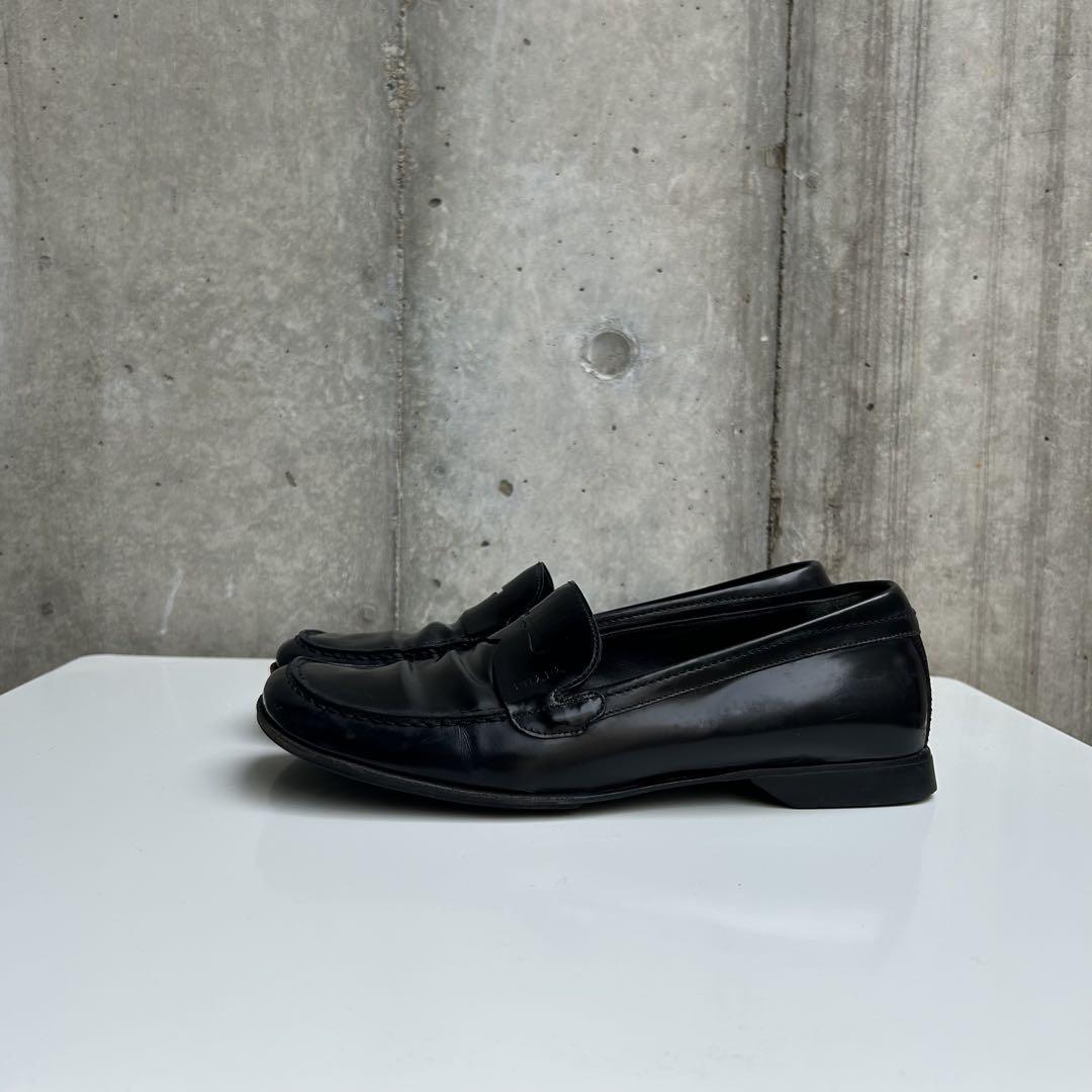 Prada スクエアトゥ　ローファー