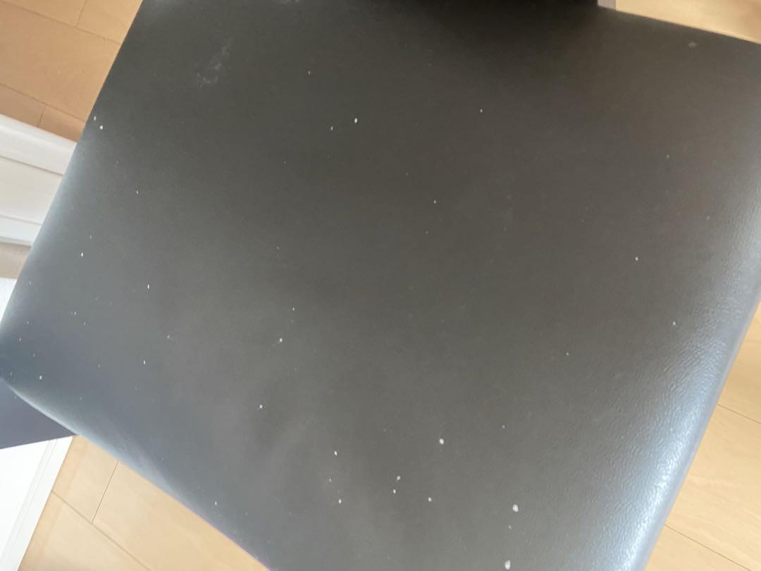 ガラス製ダイニングテーブル