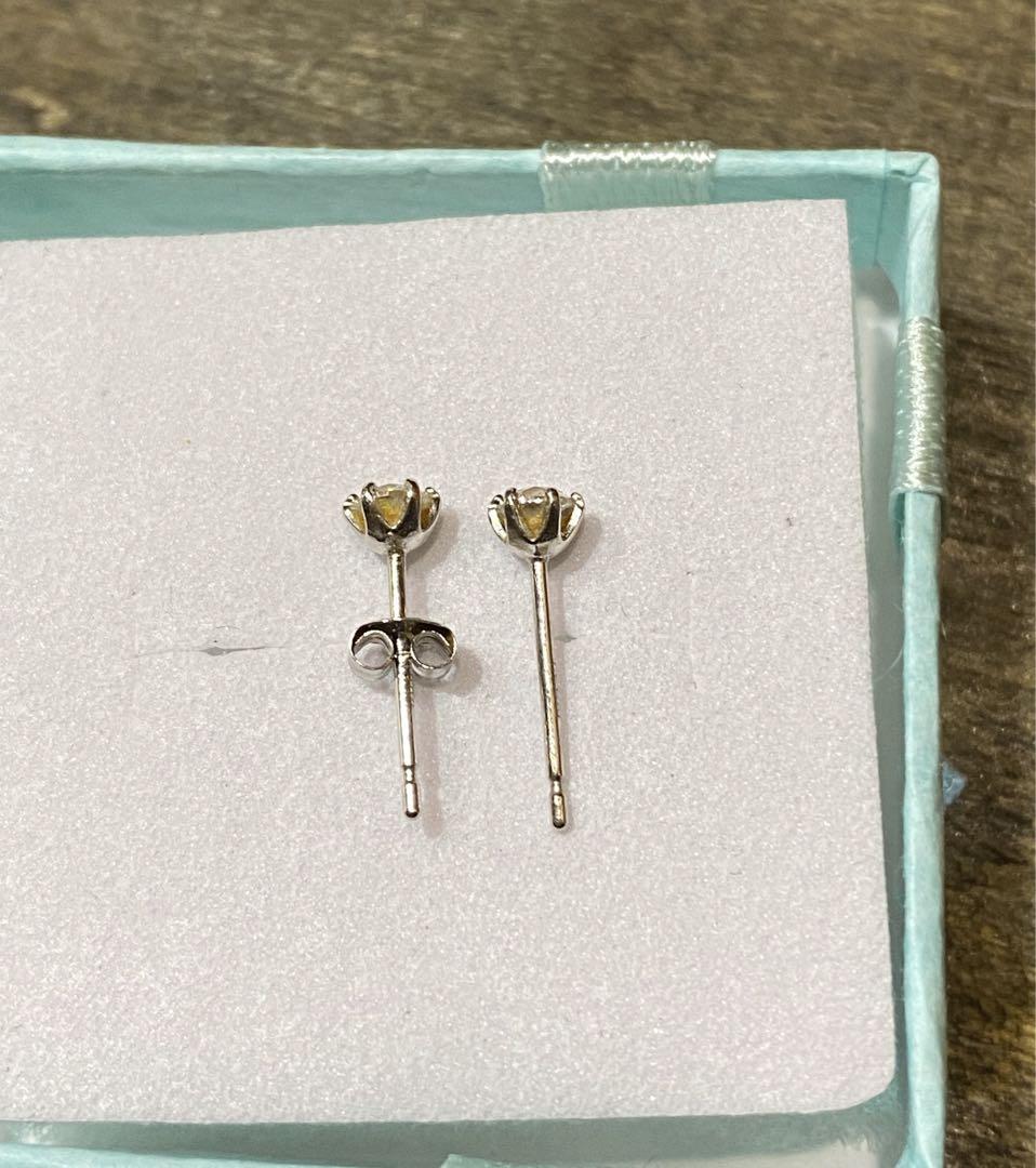プラチナ900 3mmダイヤモンドのピアス