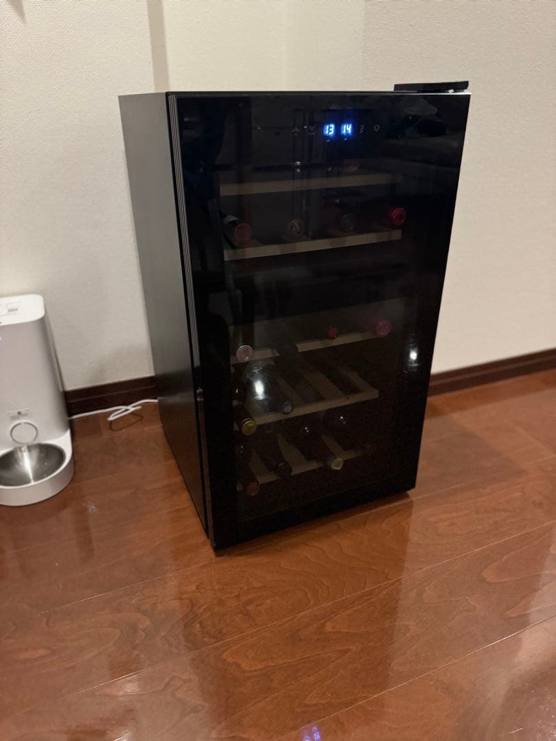 wisteria【新品訳有】24本収納 2ドア ワインセラー 家庭用 約68L 上下別温度設定 ペルチェ冷却方式 タッチパネル LED表示 送料無料 SIS WCSIS-2469 ワインセラー (24本収納) | ヤマダウェブコム