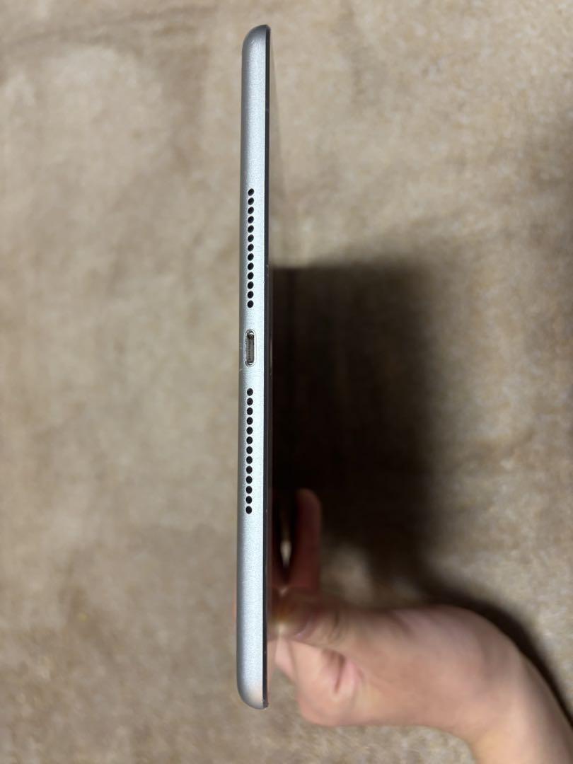 iPad（ 第5世代/2017）Cellular SIMロック解除済み iPad（ 第5世代/2017）Cellular SIMロック解除済み