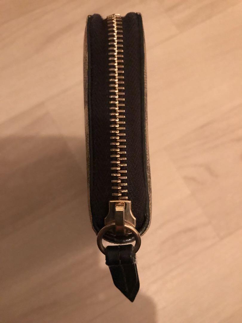 GUCCI　長財布　ビー　蜂　GG柄　スプリーム　ラウンドジップ
