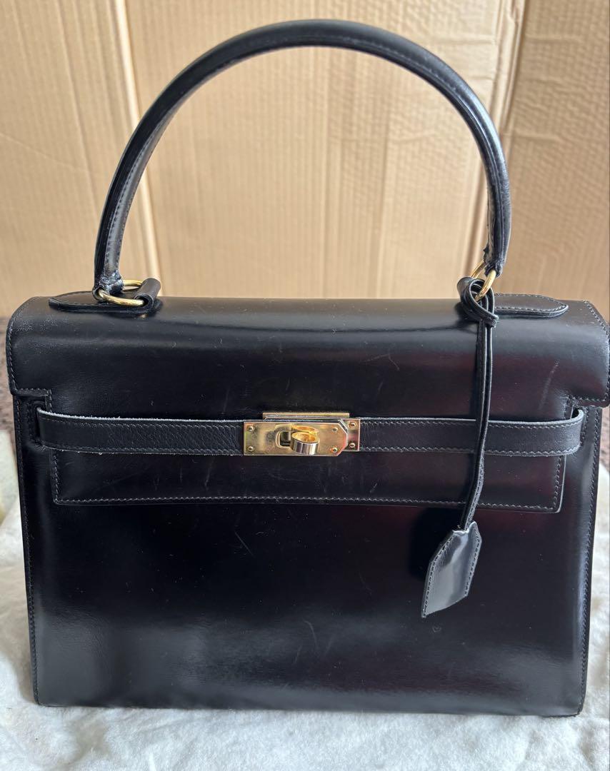 ブラックレザーハンドバッグです 鍵付きkelly style