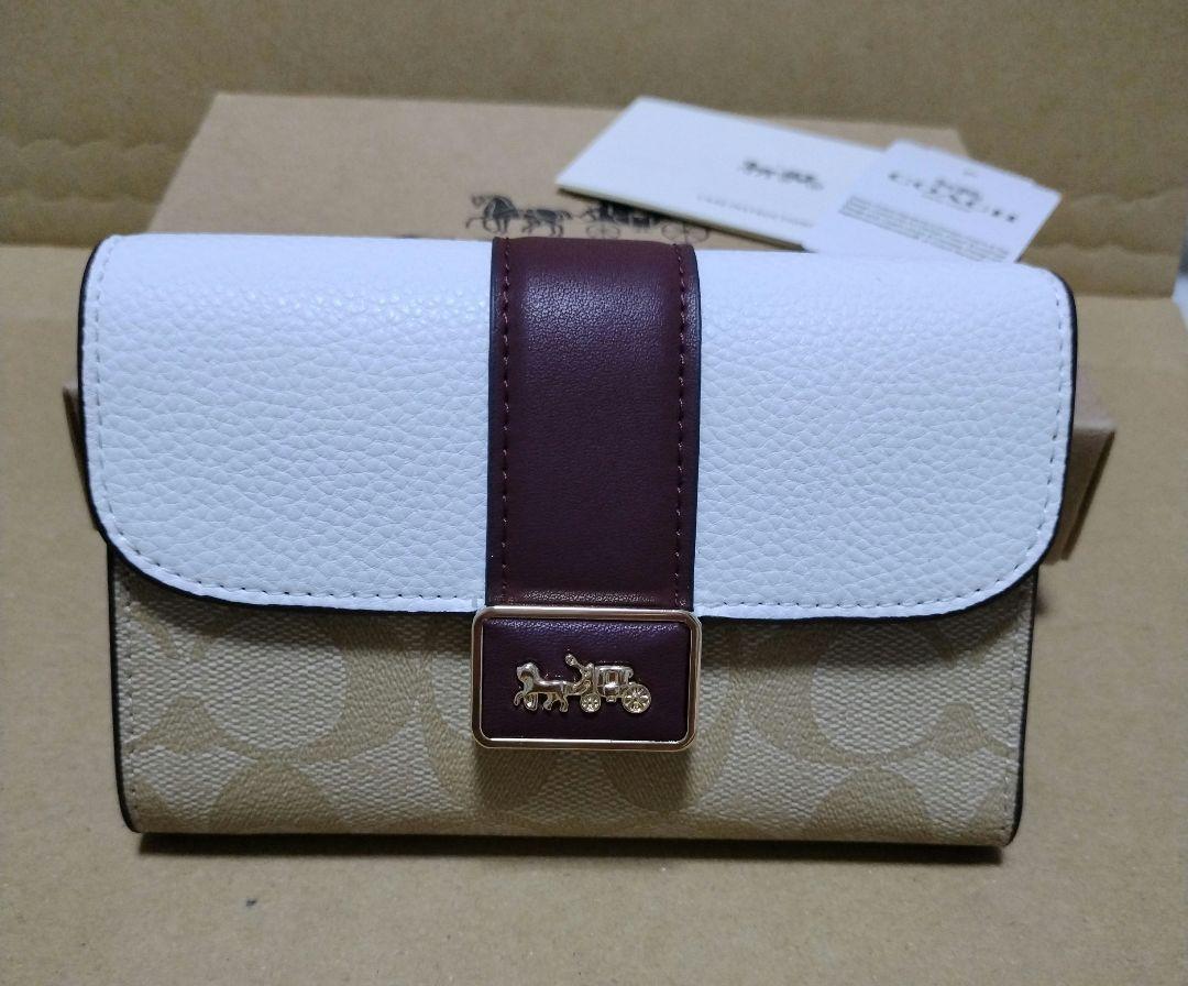 ✨強化月間✨新品未使用✨コーチ☆三つ折り財布