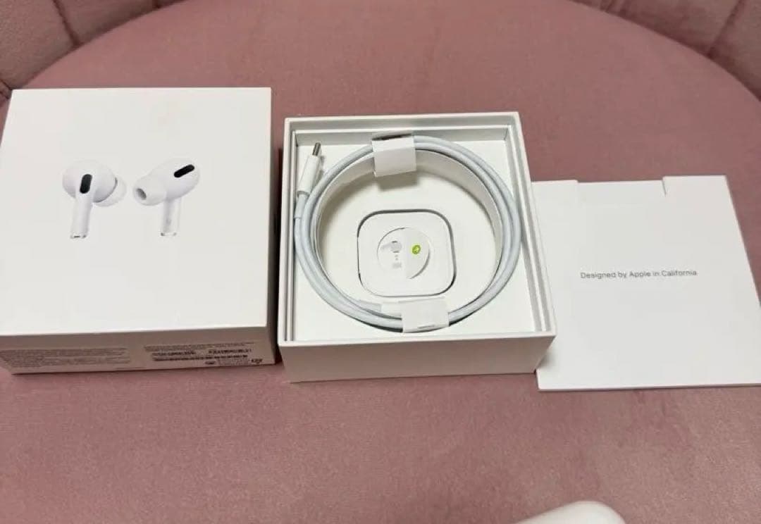 【美品】AirPodsPro2 ホワイト 充電ケース付き 【美品】AirPodsPro2 ホワイト 充電ケース付き