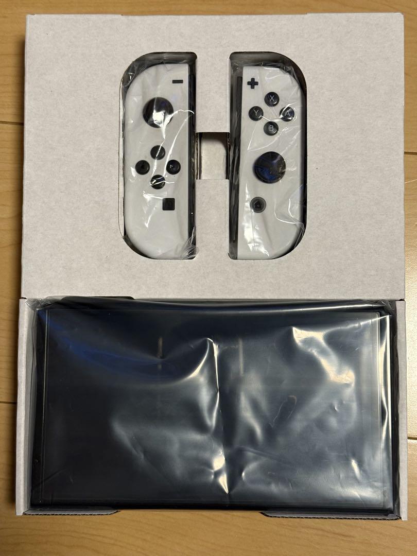 美品Switch 有機ELモデル 本体　充電付きスタンド&シリコン・ハードケース