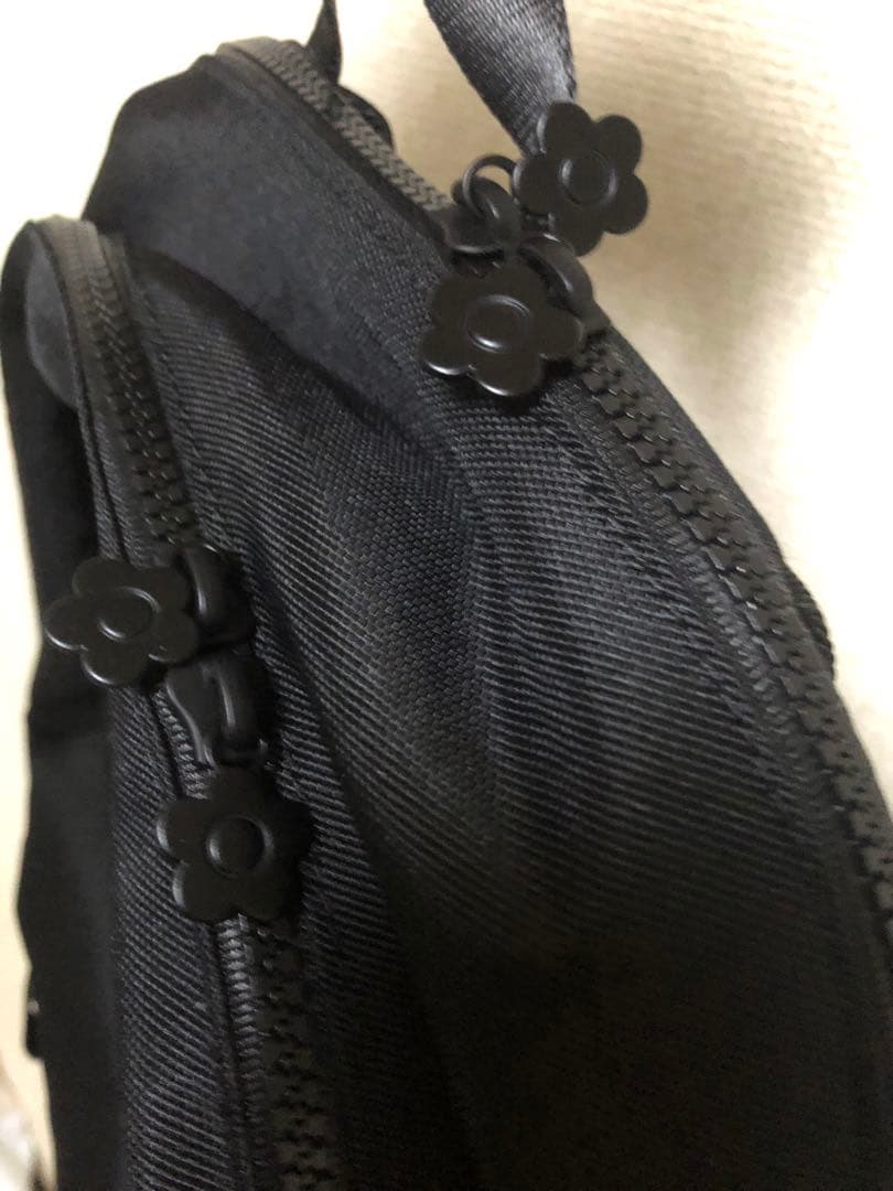 ショッピングオンライン MARY QUANT リュック ライトラインデイジー