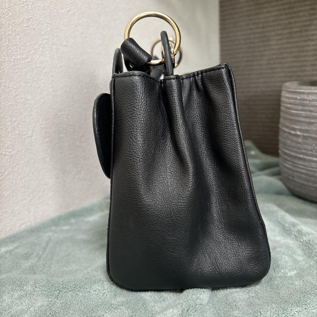 ハローキティ ハンドバッグ ショルダーバッグ 黒 - メルカリ