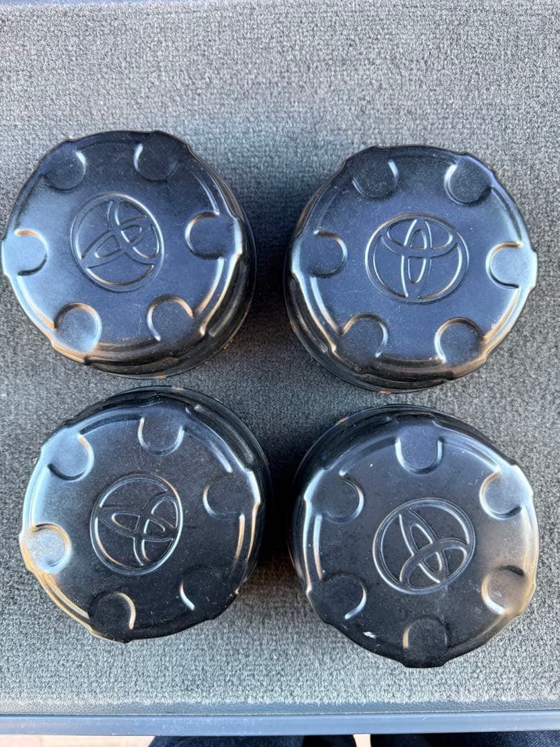 トヨタ FJクルーザー ホイール センターキャップ ハブキャップ : ホイールセンターキャップ PT90435071CC マットブラック
