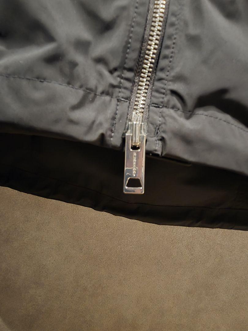 BURBERRY　黒　ナイロンジャケットパーカー