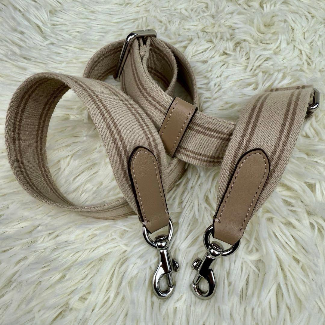 【極美品】COACH コーチ カーゴトートバッグ 26 2way クロスボディ 【極美品】COACH コーチ カーゴトートバッグ 26 2way クロスボディ