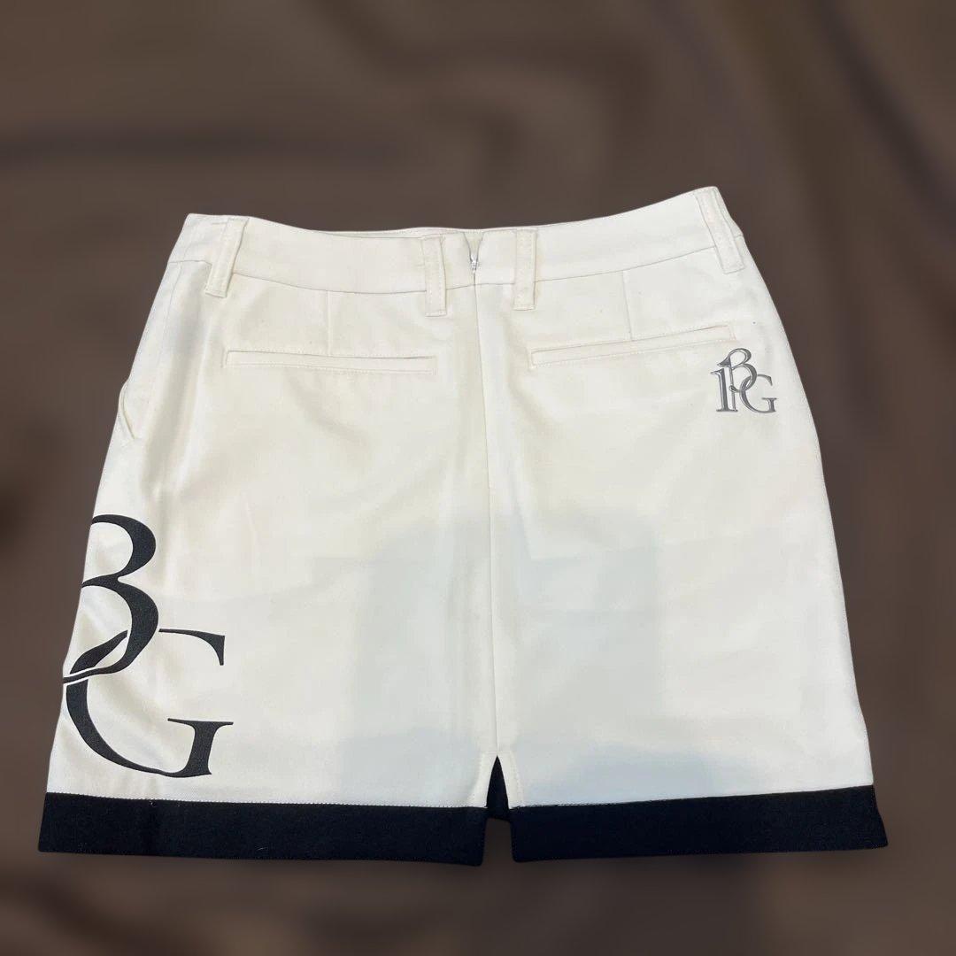 1PIU1UGUALE3 /ウノピゥ スカート サイズII ホワイト - メルカリ