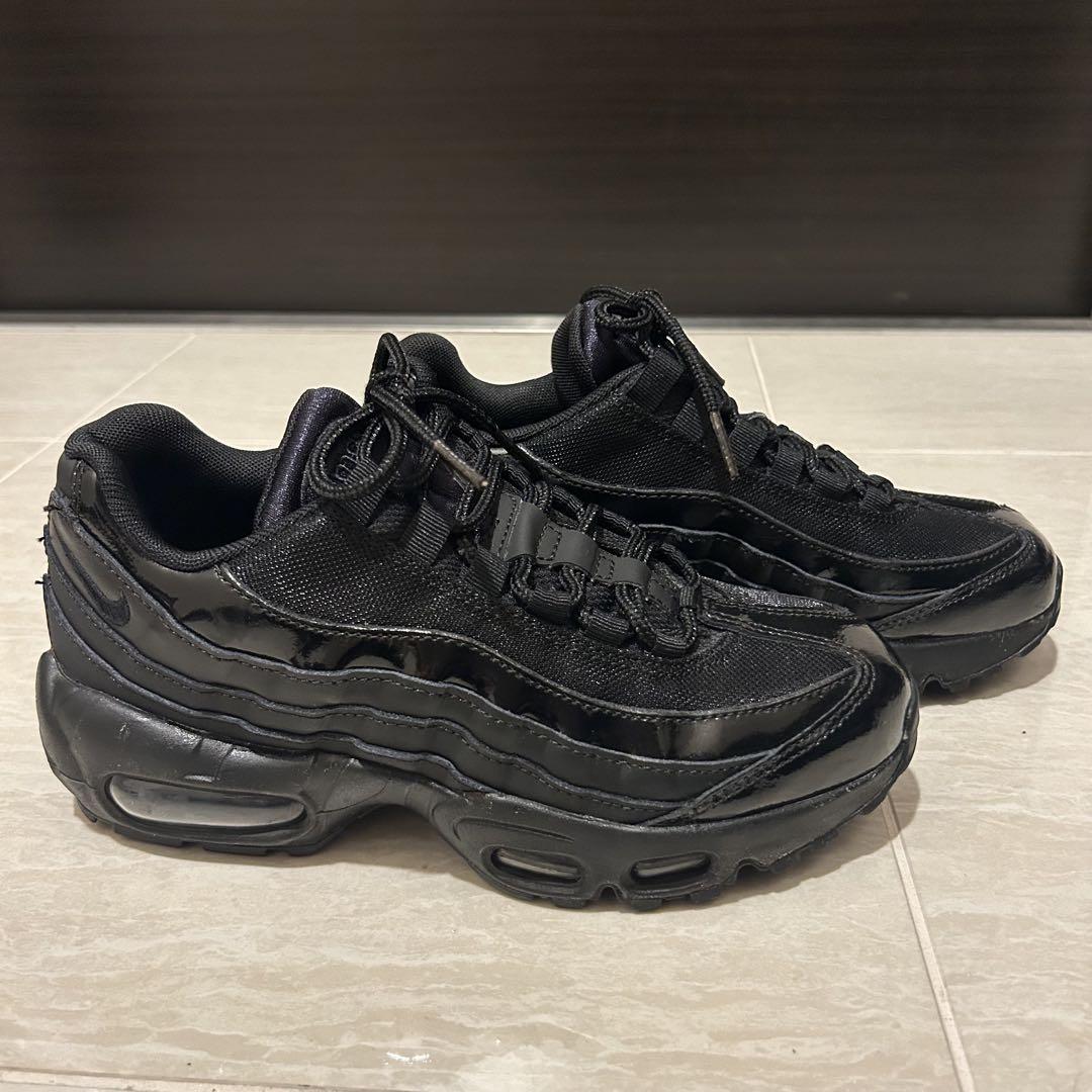 NIKE エアマックス95 トリプルブラック