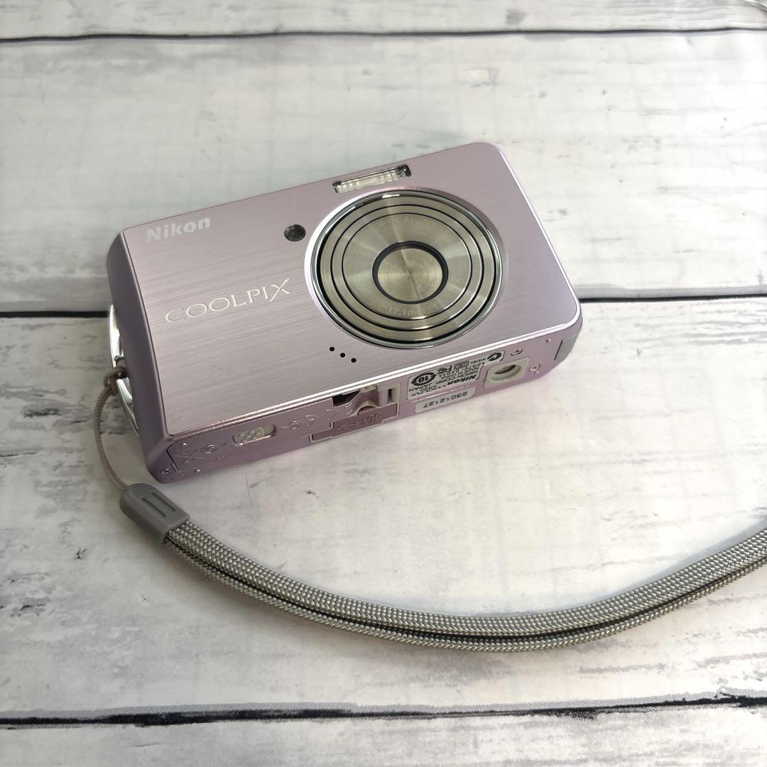 ニコン Nikon COOLPIX S520 コンデジ　人気サクラピンク色