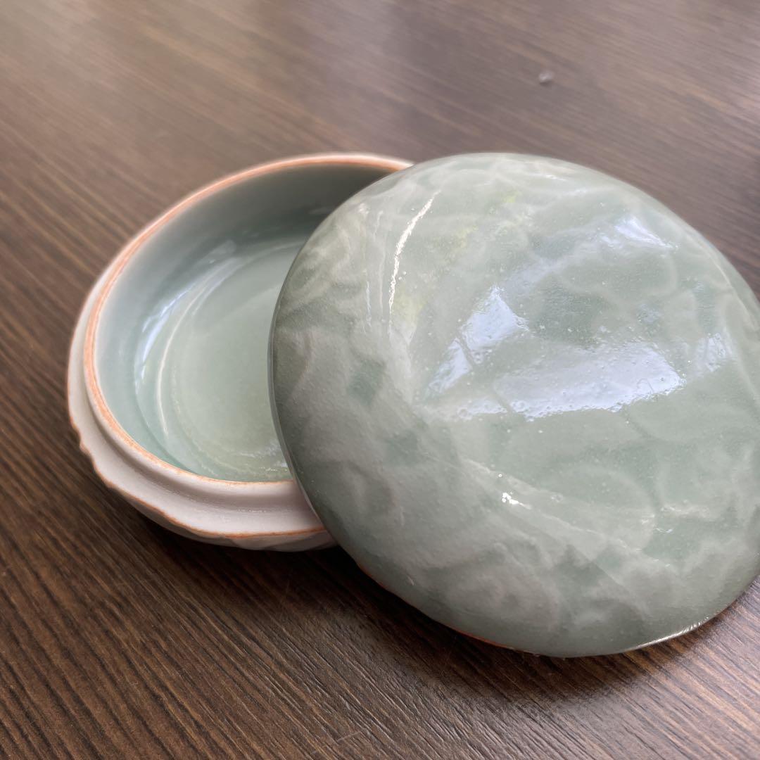 鍋島青磁 七代小笠原長春作 香合 - メルカリ