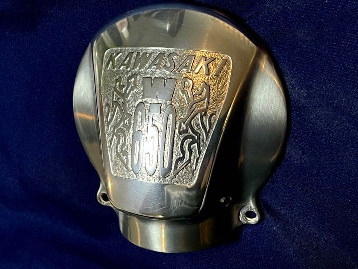 ハイクオリティ W650 W800 W400 ベベルギアカバー 彫刻 美品 カバー