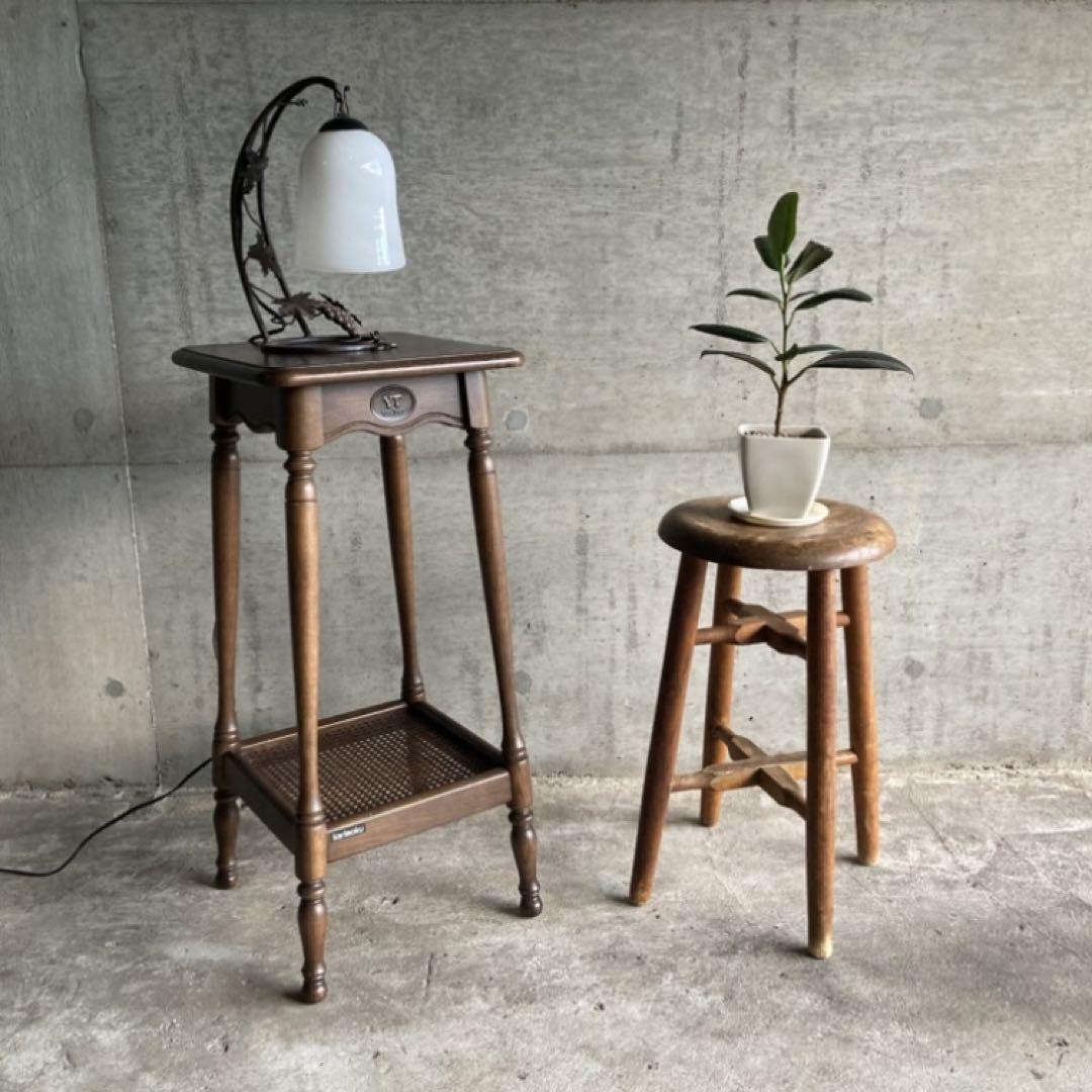 カリモク家具 コロニアル 花台 電話台 クラシカル サイドテーブル カリモク家具 コロニアル 花台 電話台 クラシカル サイドテーブル