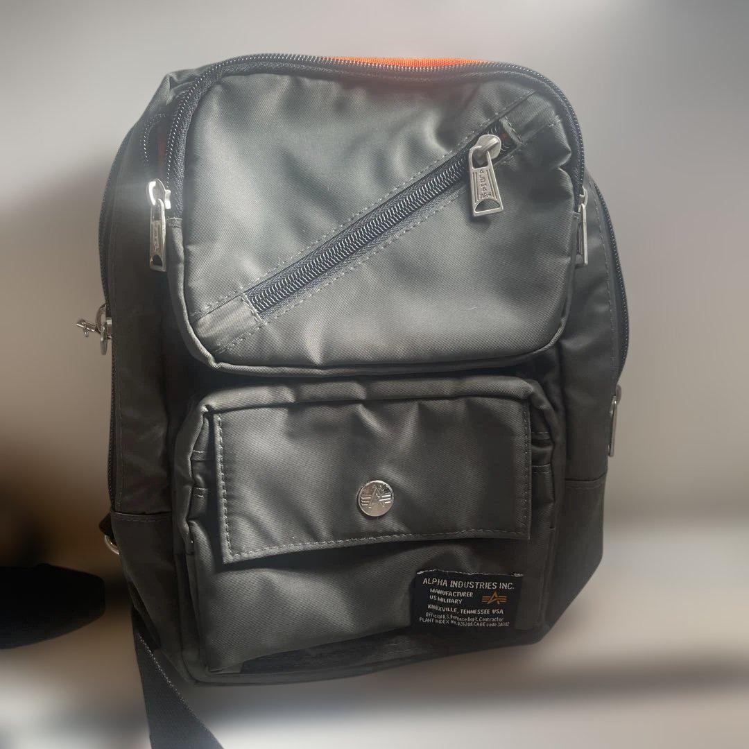 ALPHA INDUSTRIES ボディバッグ ブラック