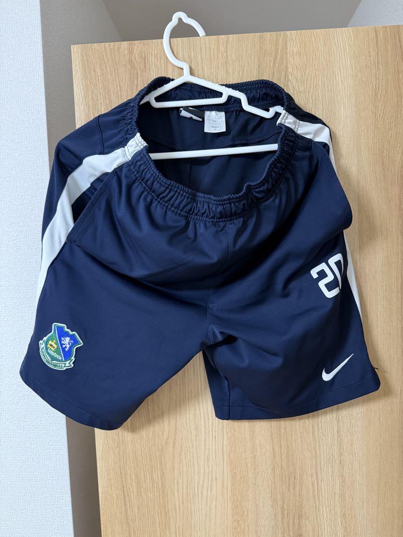 大阪産業大学附属高校サッカー部　移動・練習用　半袖半パン上下　NIKE Ｌサイズ