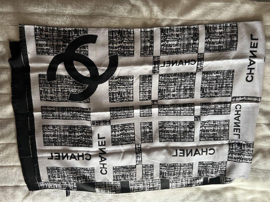 【格安】CHANEL シャネルロゴ入りマフラー ブラック/ホワイト